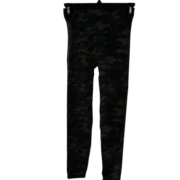 Spanx Green Camo Look At Me Now Seamless Leggings - Picture 7 of 11